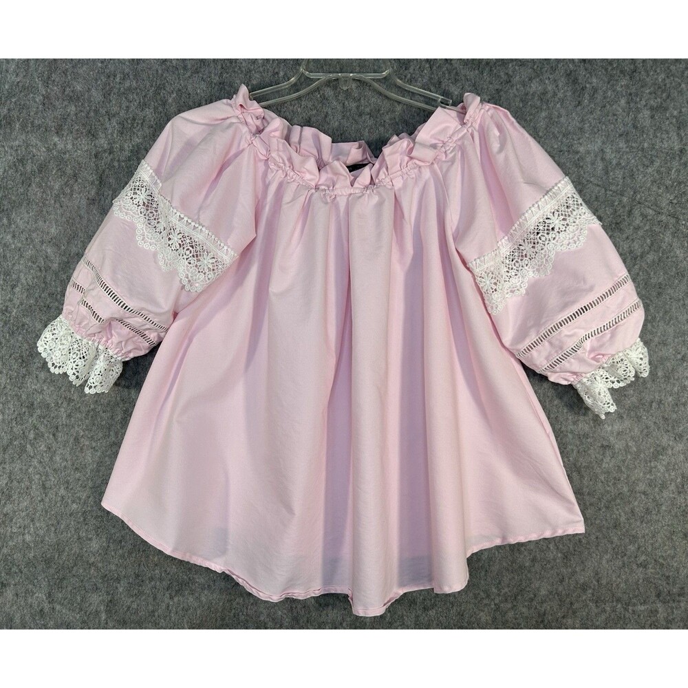 Romeo & Juliet Couture Blouse Size Medium Pink Lace 3/4 Sleeve Round Neck